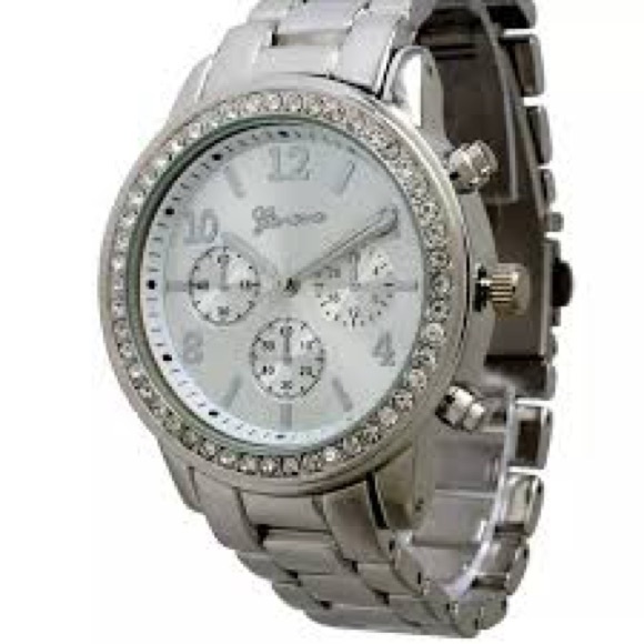 Silver Metal Watch - Picture 12 of 14